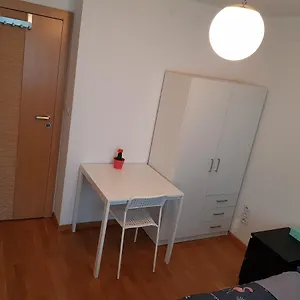 Проживание в семье Mirrorroom Pl Citycenter, Варшава